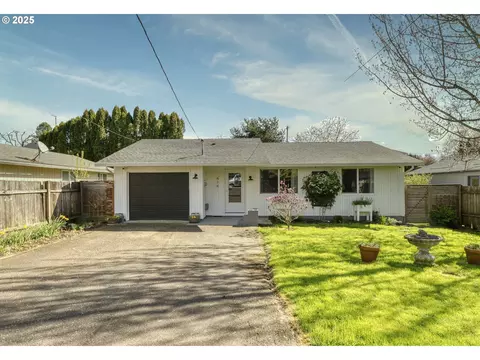 414 N 7th St, Saint Helens, OR 97051