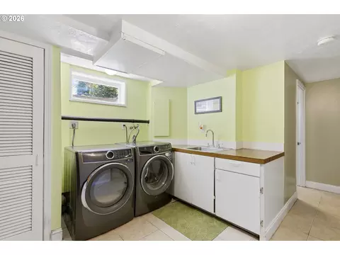 Other - 18232 SE Clinton St, Gresham, OR 97030 photo 5 of 5