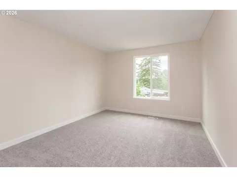 Bedroom - 2500 SW 15th St, Gresham, OR 97080 photo 2 of 6