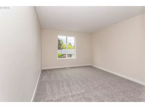 Bedroom - 2500 SW 15th St, Gresham, OR 97080 photo 3 of 6