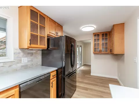 Kitchen - 2500 SW 15th St, Gresham, OR 97080 photo 3 of 3