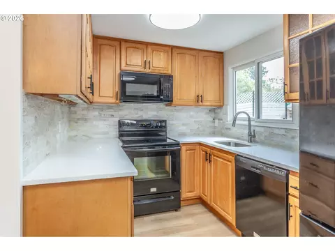 Kitchen - 2500 SW 15th St, Gresham, OR 97080 photo 1 of 3