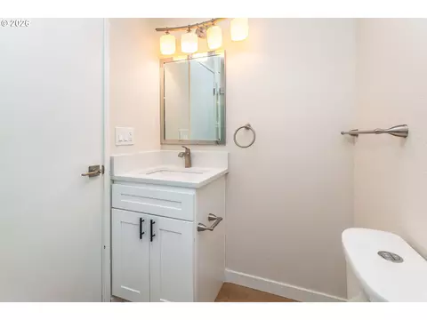 Bath - 2500 SW 15th St, Gresham, OR 97080 photo 2 of 4