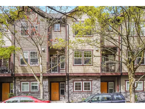 3305 SE Morrison St, Portland, OR 97214