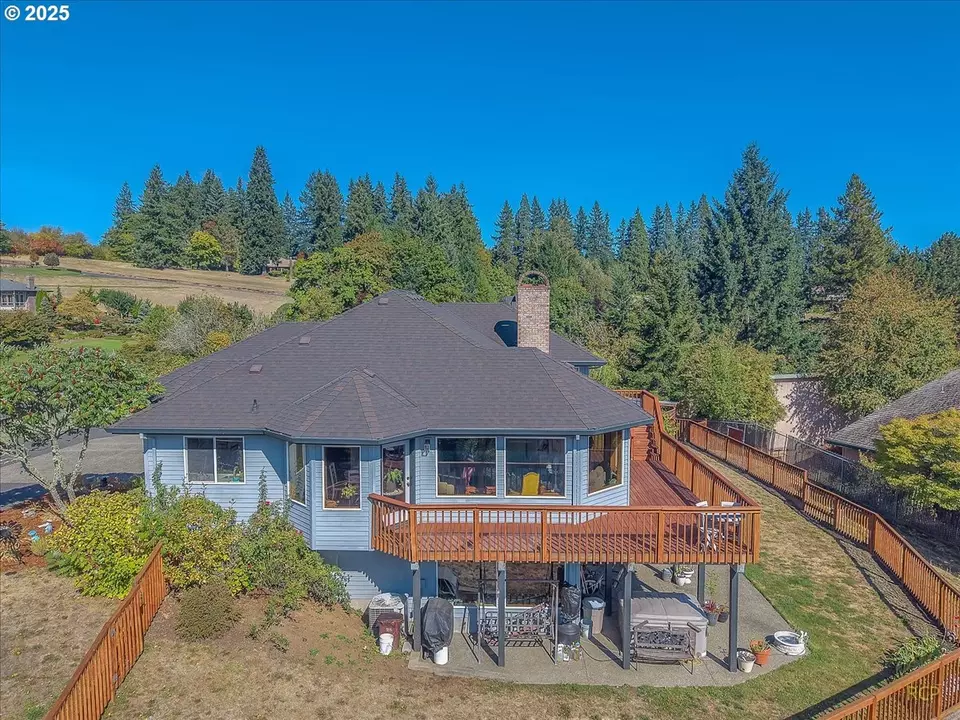 Exterior - 59720 Oliver Heights Ln, Saint Helens, OR 97051 photo 5 of 11