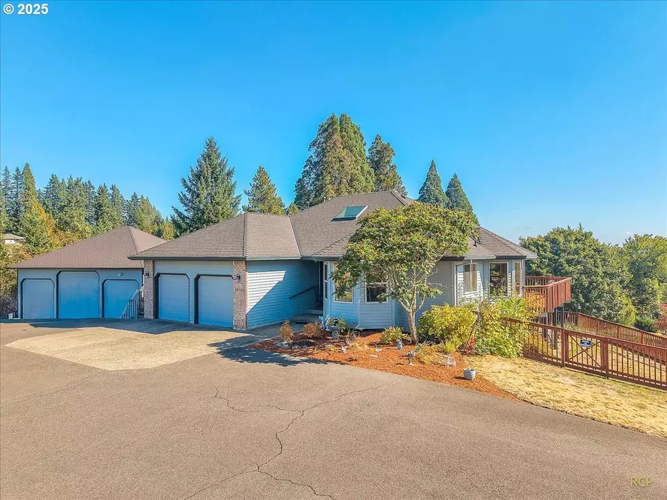 Exterior - 59720 Oliver Heights Ln, Saint Helens, OR 97051 photo 4 of 11
