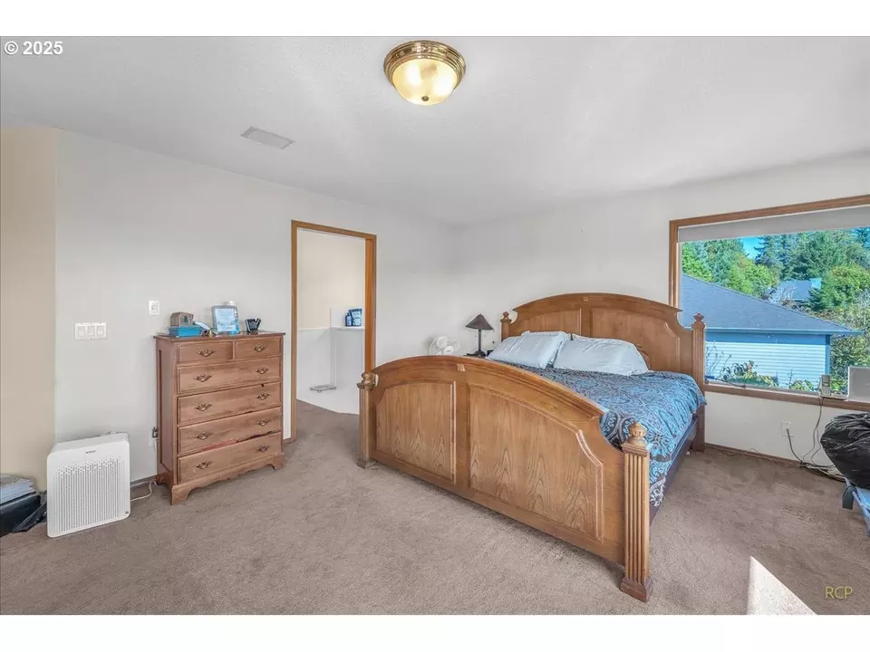 Bedroom - 59720 Oliver Heights Ln, Saint Helens, OR 97051 photo 2 of 4