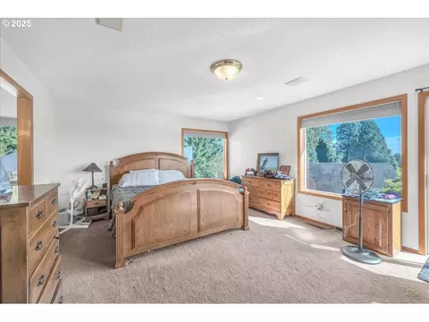 Bedroom - 59720 Oliver Heights Ln, Saint Helens, OR 97051 photo 1 of 4