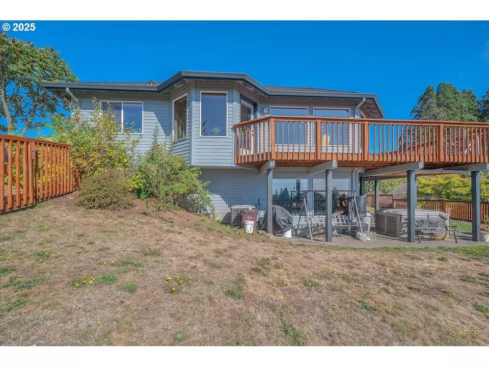 Exterior - 59720 Oliver Heights Ln, Saint Helens, OR 97051 photo 6 of 11