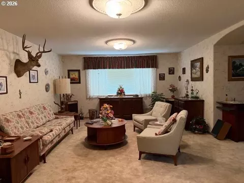 Living - 1344 Regency Dr, Eugene, OR 97401 photo 2 of 2