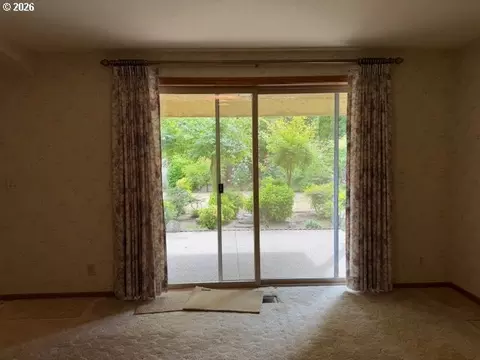 Living - 1344 Regency Dr, Eugene, OR 97401 photo 9 of 9