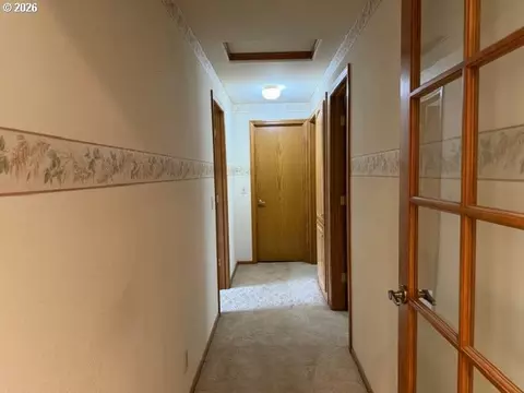 Entry Way - 1344 Regency Dr, Eugene, OR 97401 photo 1 of 2