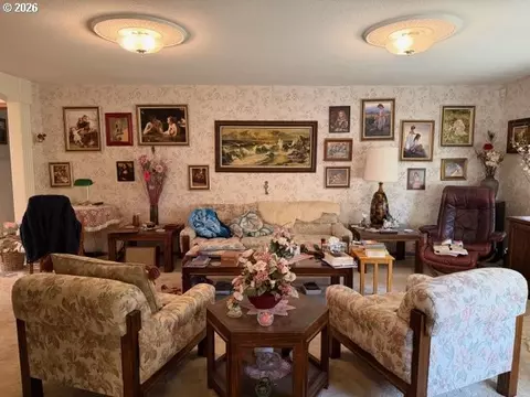 Living - 1344 Regency Dr, Eugene, OR 97401 photo 1 of 2