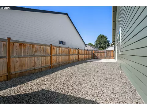 Exterior - 544 Buster Ln, Eugene, OR 97404 photo 8 of 12