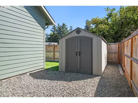 Exterior - 544 Buster Ln, Eugene, OR 97404 photo 9 of 12