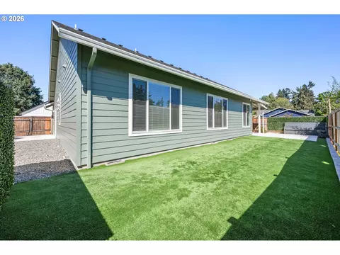 Exterior - 544 Buster Ln, Eugene, OR 97404 photo 7 of 12
