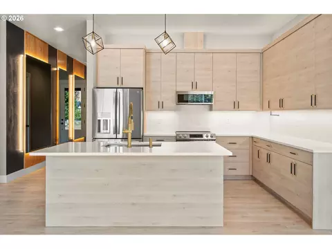 Kitchen - 544 Buster Ln, Eugene, OR 97404 photo 1 of 4