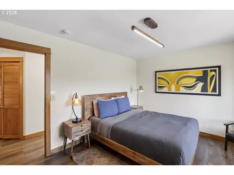 Bedroom - 407 Huskey Rd, Mosier, OR 97040 photo 2 of 7