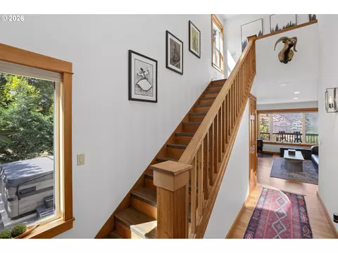 Entry Way - 407 Huskey Rd, Mosier, OR 97040 photo 1 of 3