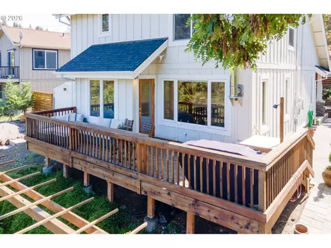 Exterior - 407 Huskey Rd, Mosier, OR 97040 photo 3 of 12