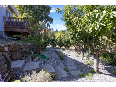 Exterior - 407 Huskey Rd, Mosier, OR 97040 photo 9 of 12
