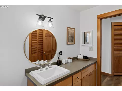 Bath - 407 Huskey Rd, Mosier, OR 97040 photo 7 of 7