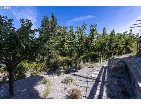 Exterior - 407 Huskey Rd, Mosier, OR 97040 photo 8 of 12