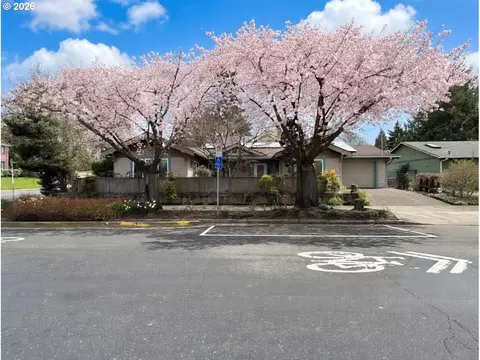 4715 NEverett St, Portland, OR 97213