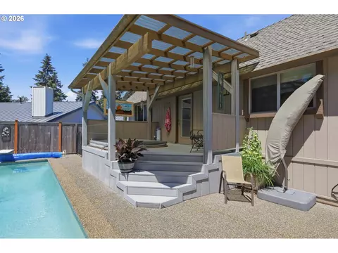 Exterior - 3446 Breezewood Ave, Eugene, OR 97405 photo 9 of 11