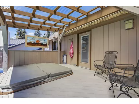 Exterior - 3446 Breezewood Ave, Eugene, OR 97405 photo 10 of 11