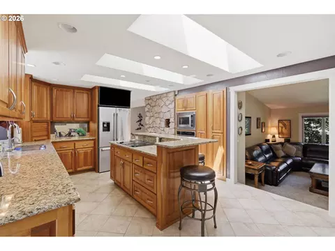 Kitchen - 3446 Breezewood Ave, Eugene, OR 97405 photo 4 of 7