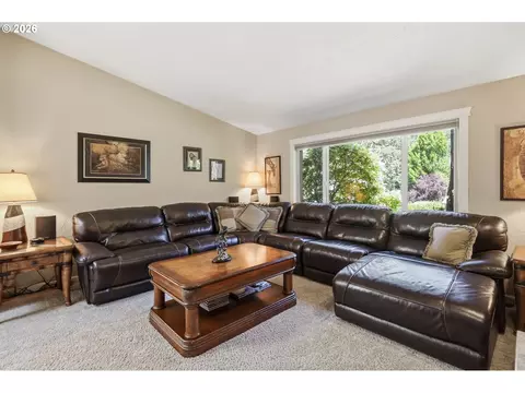 Living - 3446 Breezewood Ave, Eugene, OR 97405 photo 4 of 5