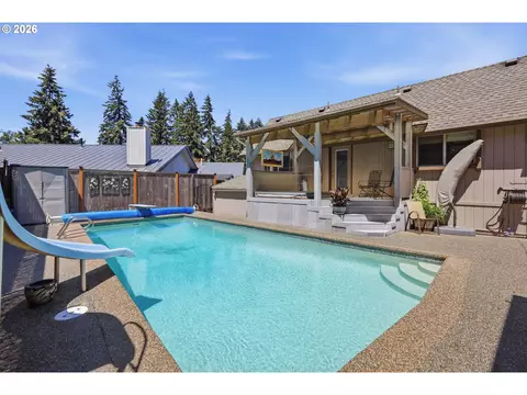 Exterior - 3446 Breezewood Ave, Eugene, OR 97405 photo 3 of 11