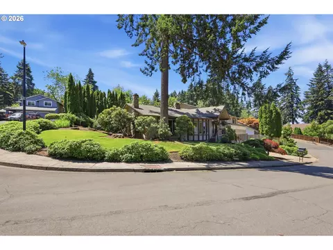 Exterior - 3446 Breezewood Ave, Eugene, OR 97405 photo 5 of 11