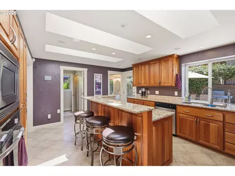 Kitchen - 3446 Breezewood Ave, Eugene, OR 97405 photo 3 of 7