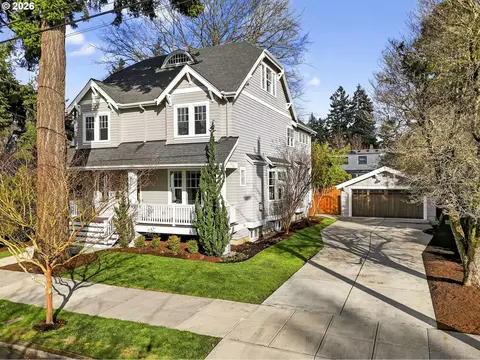 3962 NE Cesar E Chavez Blvd, Portland, OR 97212
