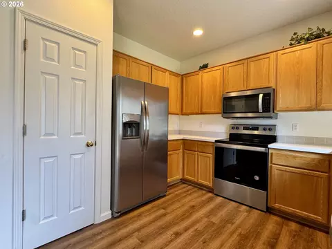Kitchen - 3988 Century Dr, Eugene, OR 97402 photo 1 of 4