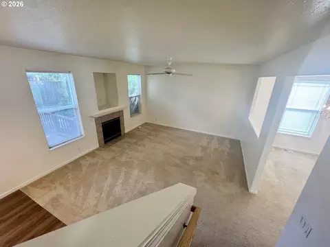 Living - 3988 Century Dr, Eugene, OR 97402 photo 8 of 10