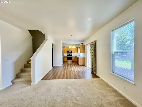 Living - 3988 Century Dr, Eugene, OR 97402 photo 6 of 10