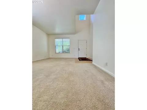 Living - 3988 Century Dr, Eugene, OR 97402 photo 9 of 10