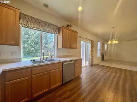 Kitchen - 3988 Century Dr, Eugene, OR 97402 photo 4 of 4