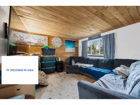 Living - 710 NE St, Willamina, OR 97396 photo 1 of 1