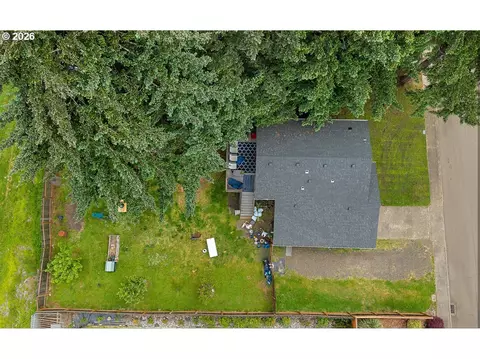 View/Area - 710 NE St, Willamina, OR 97396 photo 2 of 3