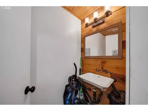 Bath - 710 NE St, Willamina, OR 97396 photo 1 of 3