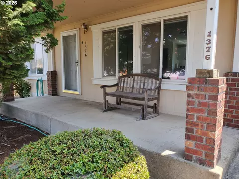Exterior - 1376 David Ave, Eugene, OR 97404 photo 2 of 6