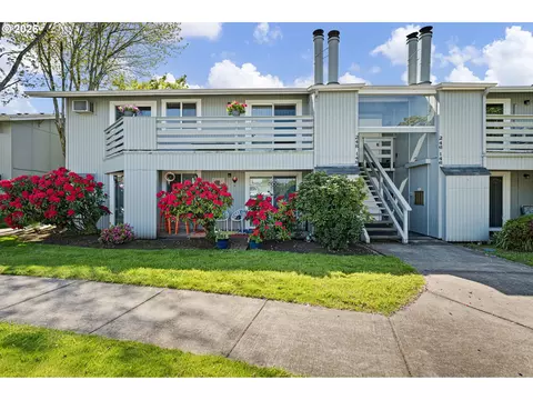 650 Harlow Rd #248, Springfield, OR 97477