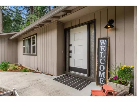 15323 SE Fairoaks Ave, Milwaukie, OR 97267