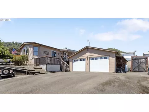 3659 NW Broad St, Roseburg, OR 97471