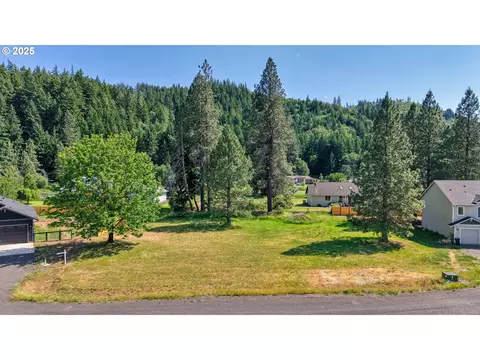 16 Taryn Ct, White Salmon, WA 98672