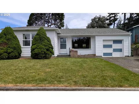 1778 Juniper Ave, Coos Bay, OR 97420